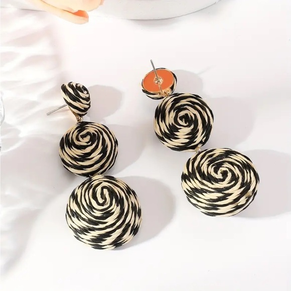 Beige Swirl Raffia Ball Dangle Earrings - Picture 2 of 3
